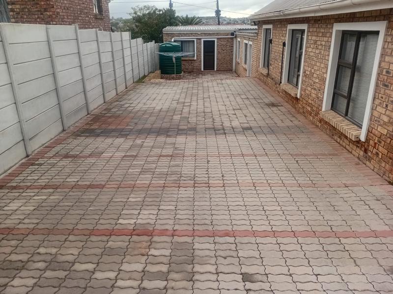 To Let 3 Bedroom Property for Rent in Grahamstown Eastern Cape